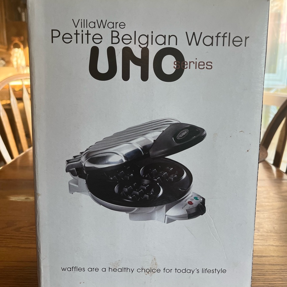 VillaWare V2005 UNO Petite Belgian 3 Waffle Maker